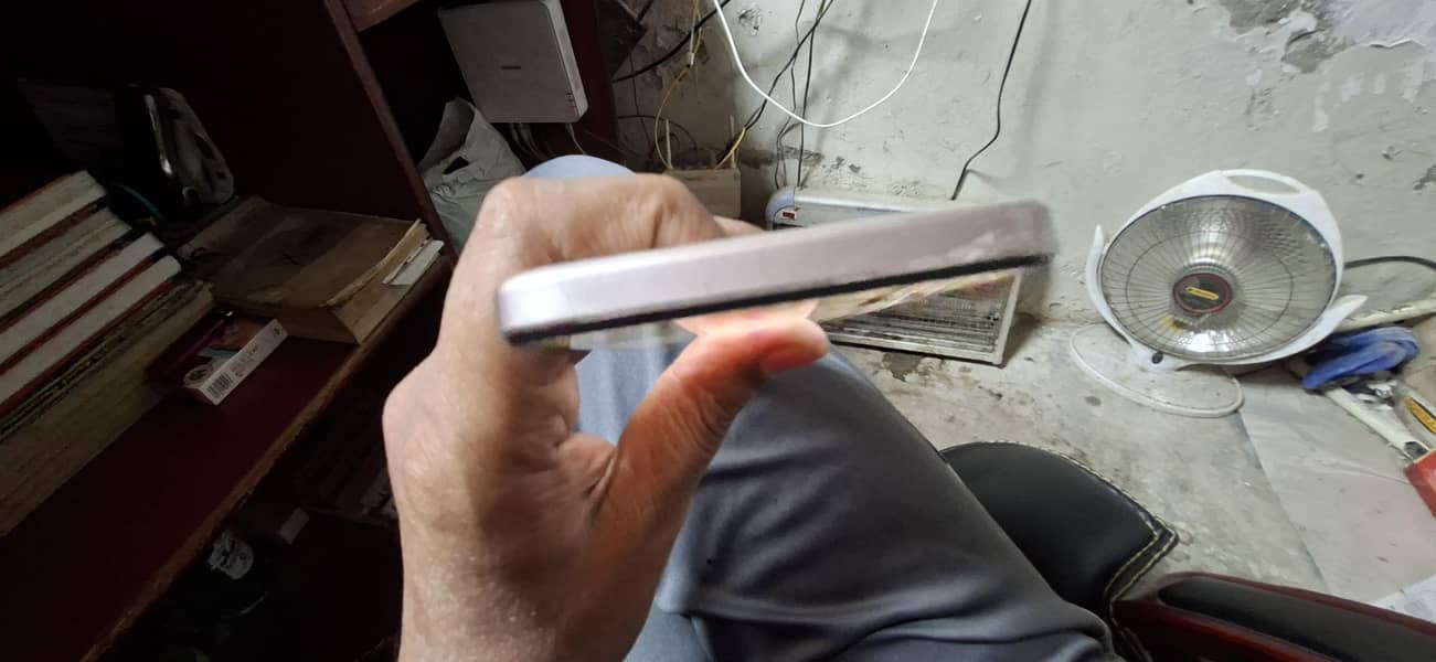 OPPO A6 4