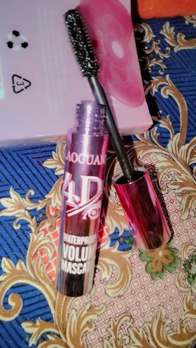 Mascara 1