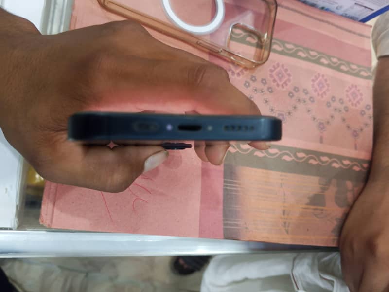 Apple iPhone 13 1