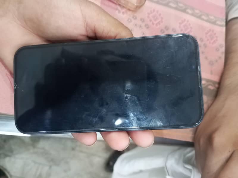 Apple iPhone 13 11