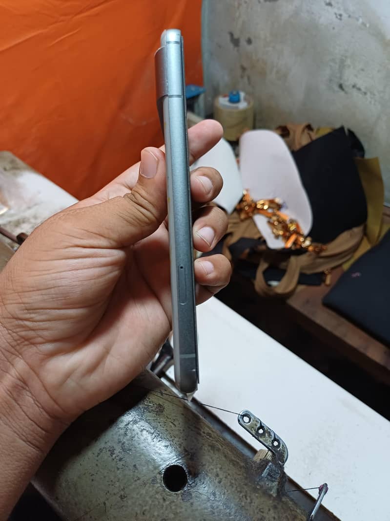 Google Pixel 8 4