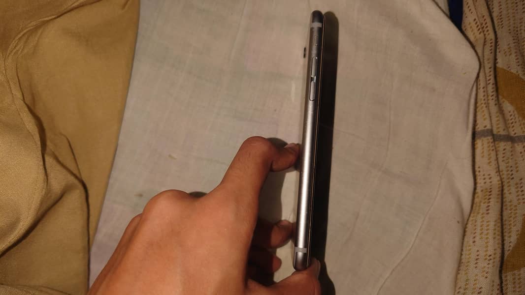 Apple iPhone 6S 2