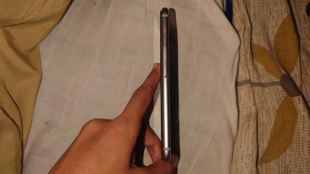 Apple iPhone 6S 3