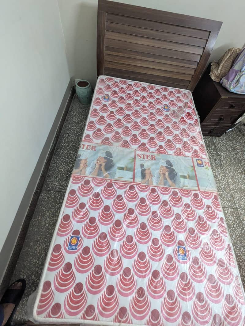 Single Bed 0