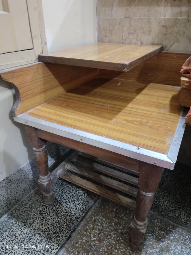 corner table 0