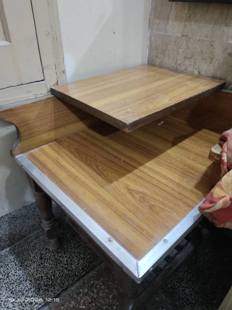 corner table 1
