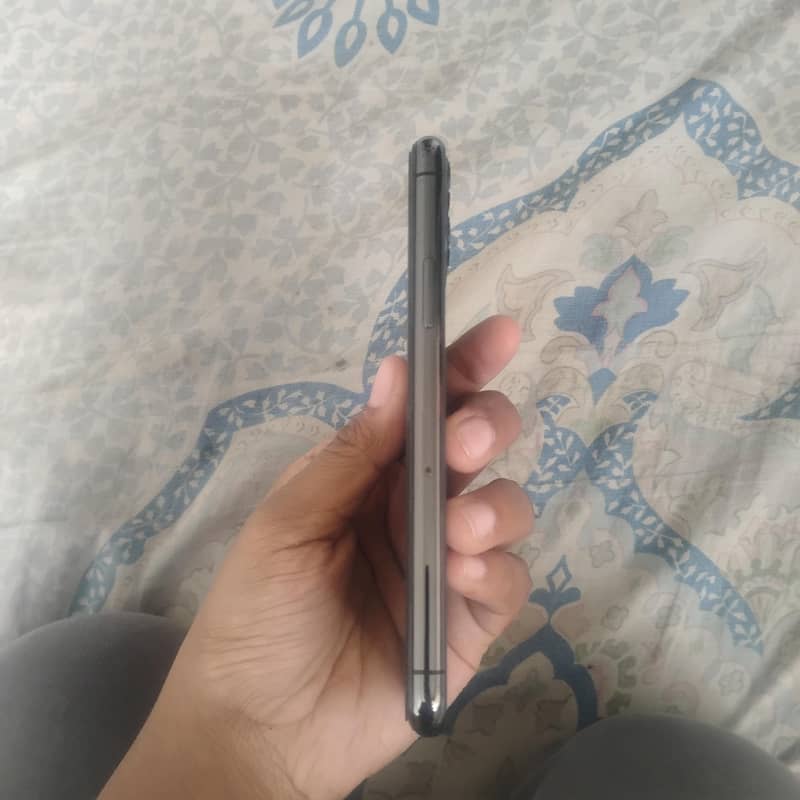 Apple iPhone 11 Pro 2