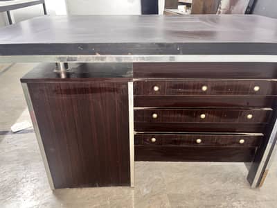 Office Table In Mint Condition