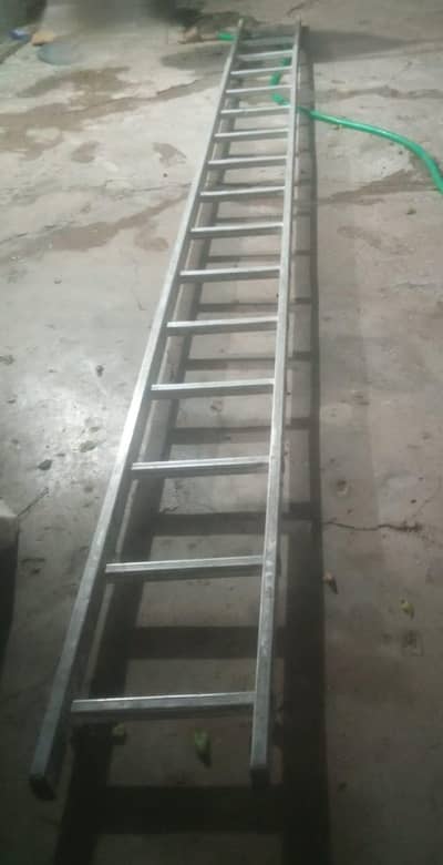 aluminum Ledder Malir cantt not foldable it is straight