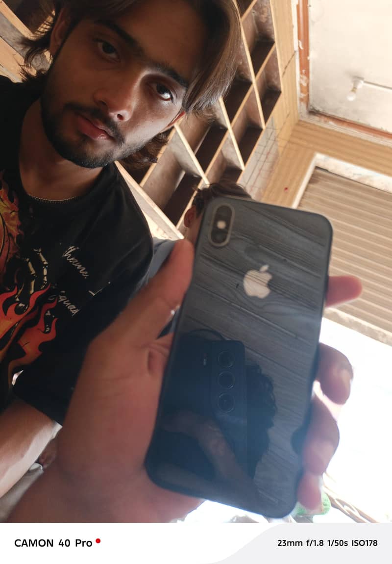 Apple iPhone X 0