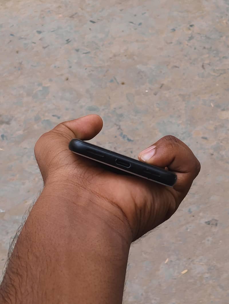 Google Pixel 4 3