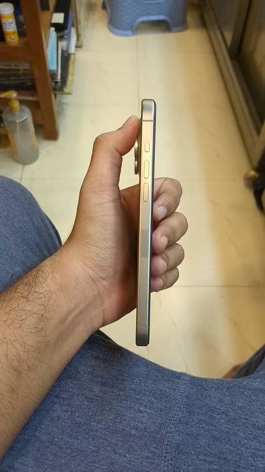IPHONE 15 PRO MAX 2