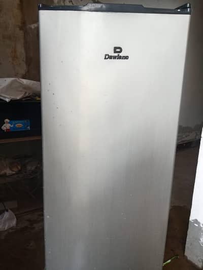 DAWLANCE MINI FRIDGE FOR SALE