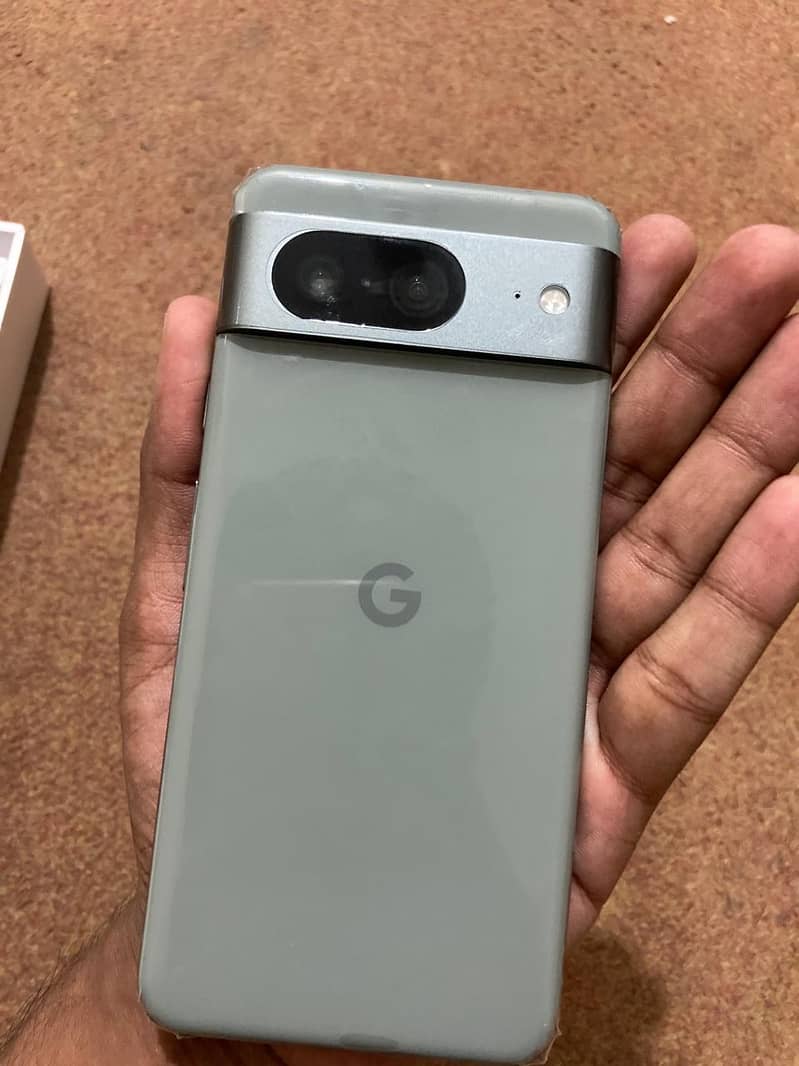 Google Pixel 8 4