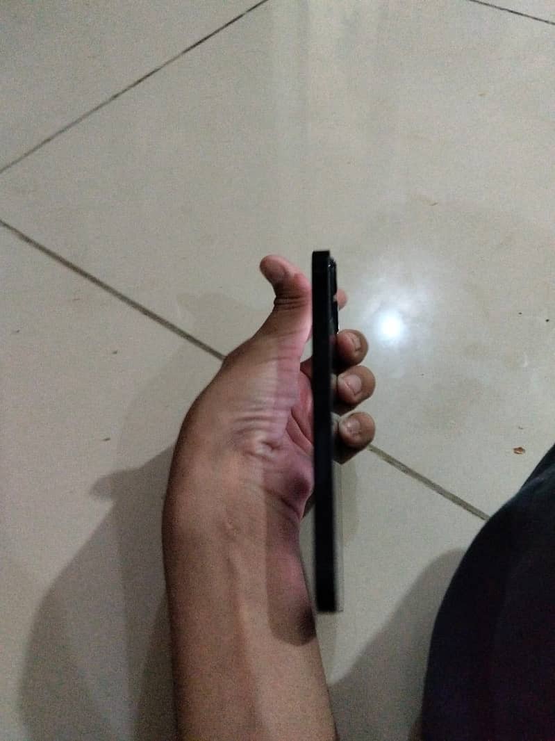 iPhone 13 3