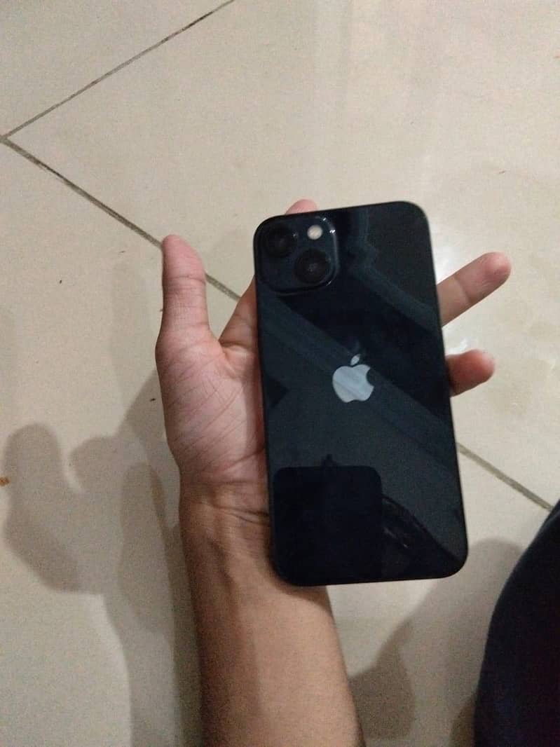 iPhone 13 4