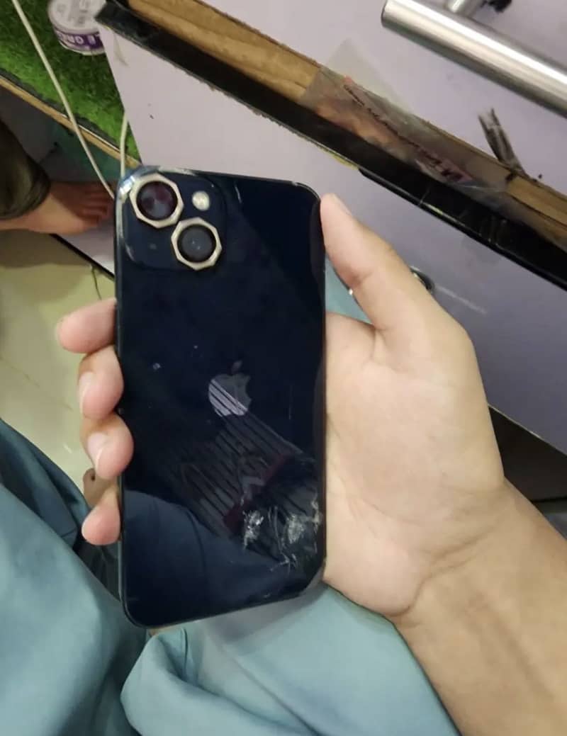 Apple iPhone 13 1