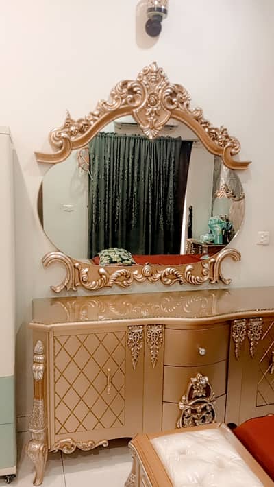 Dressing table for sale