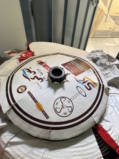 27” padestal fan brand new, never used