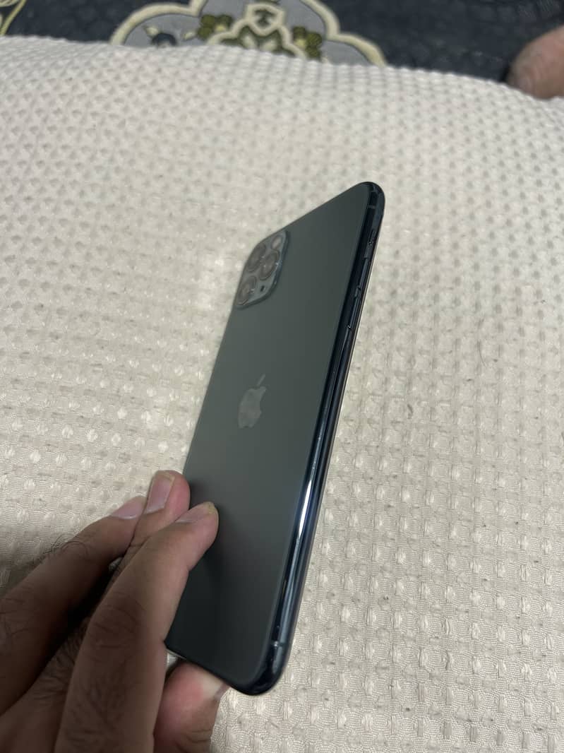 Apple iPhone 11 Pro Max 1