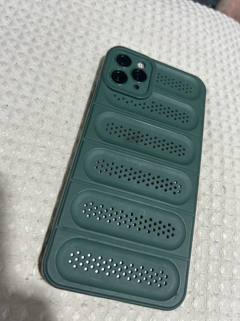 Apple iPhone 11 Pro Max 2