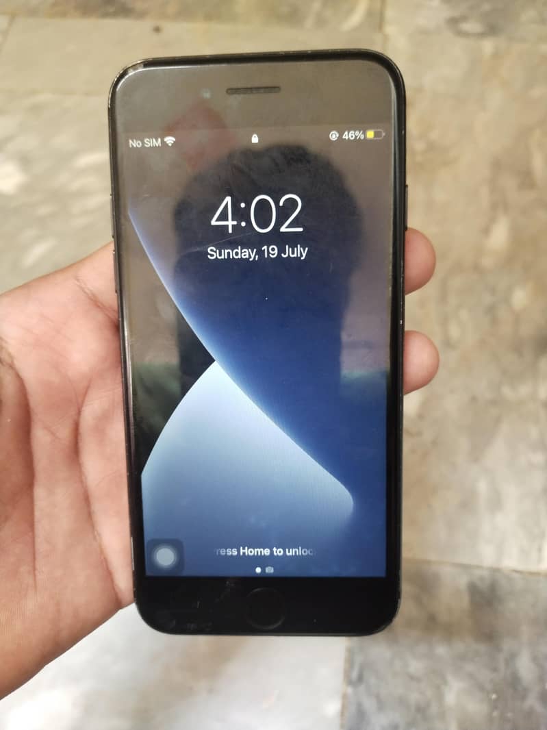 Apple iPhone 7 0