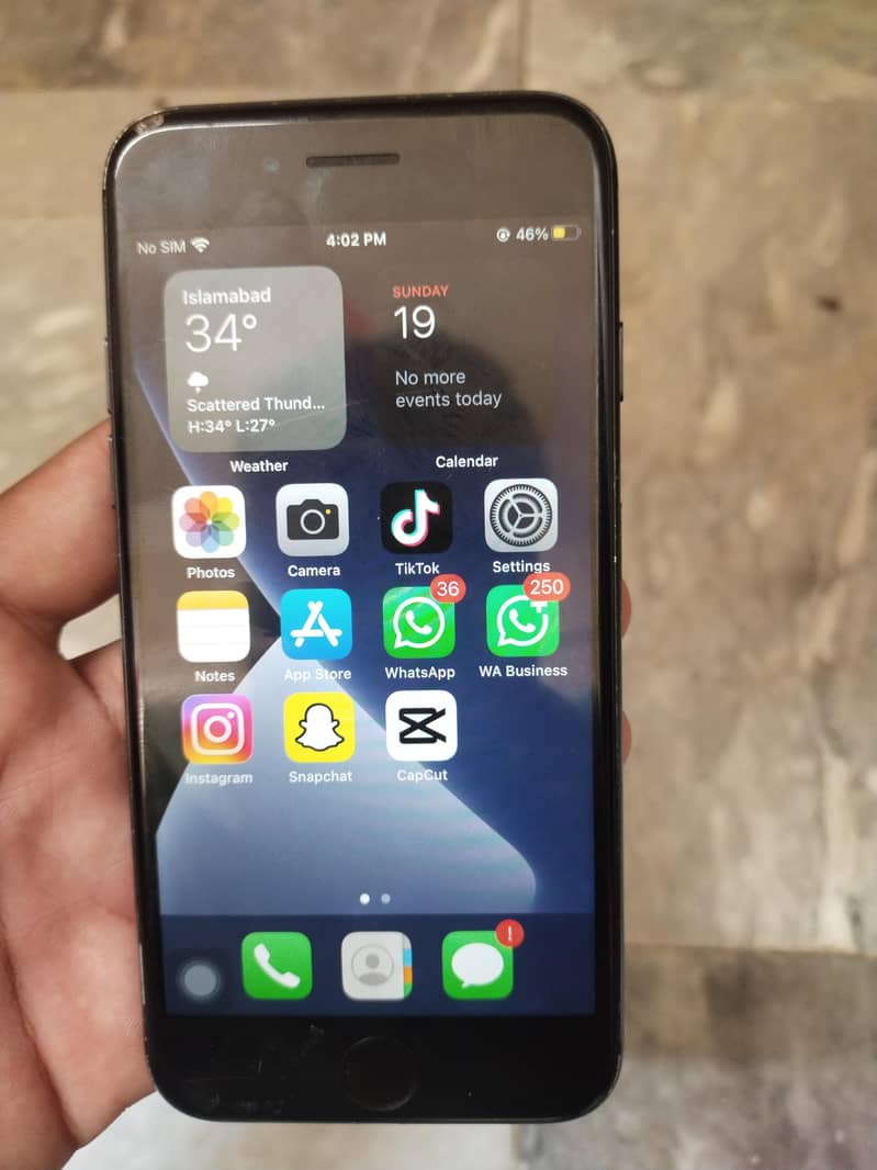 Apple iPhone 7 1
