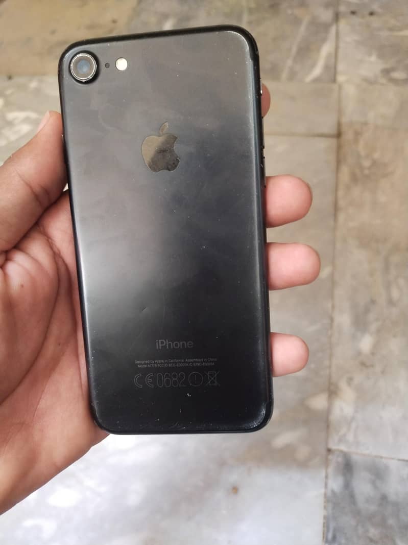 Apple iPhone 7 2