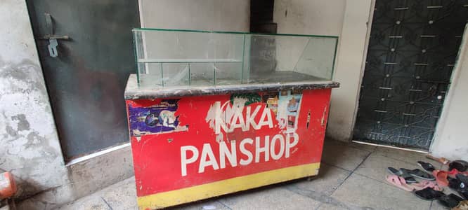 Pan Shop Display Counter