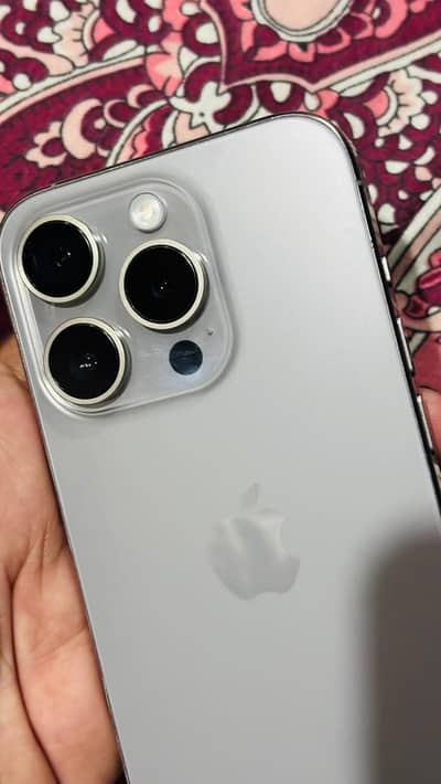 Apple iPhone 15 Pro jv