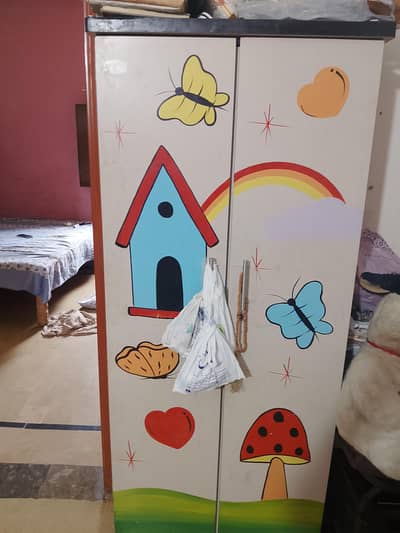 Child Almari