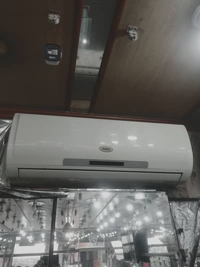 1 ton AC non inverter For Sale 30000