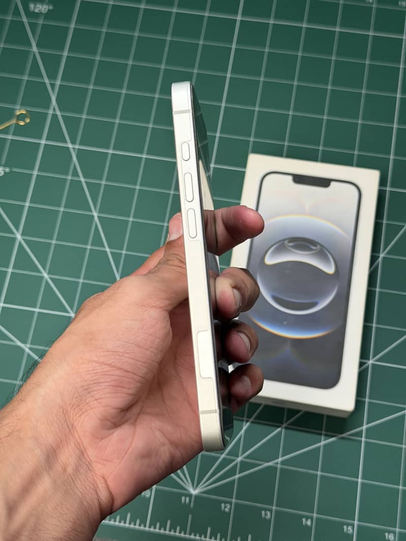 Iphone 16e Complete Box 2