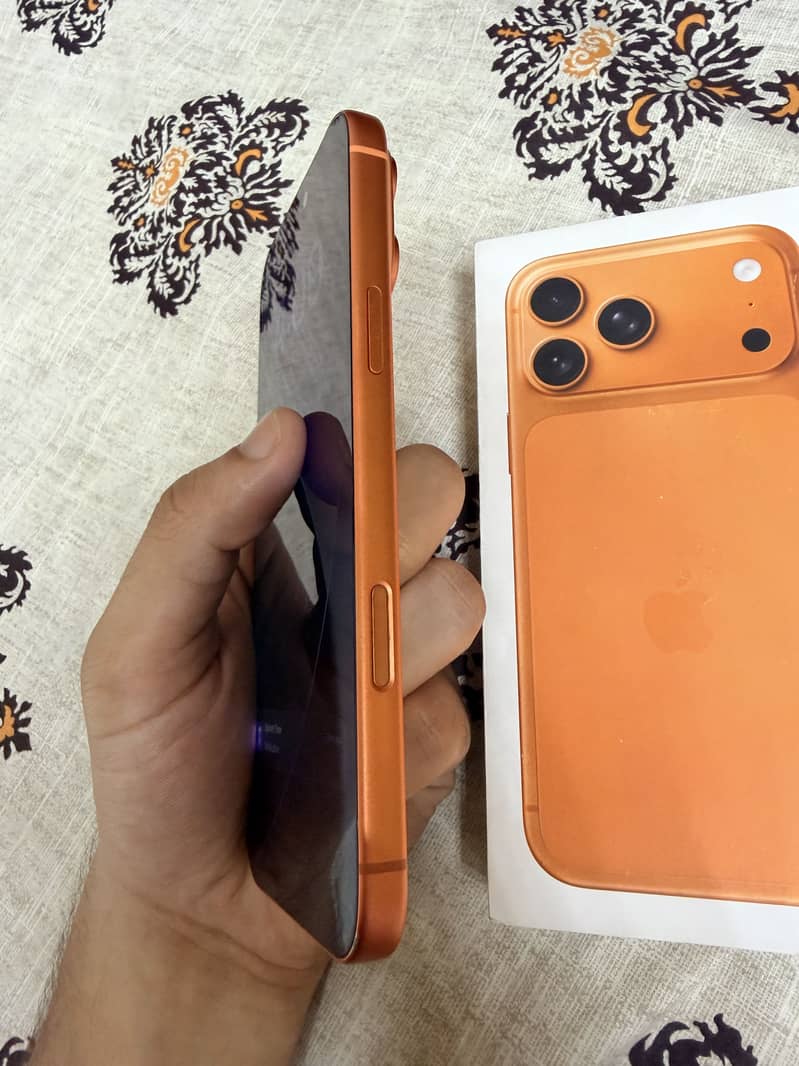 Apple iPhone 17 Pro Max 3
