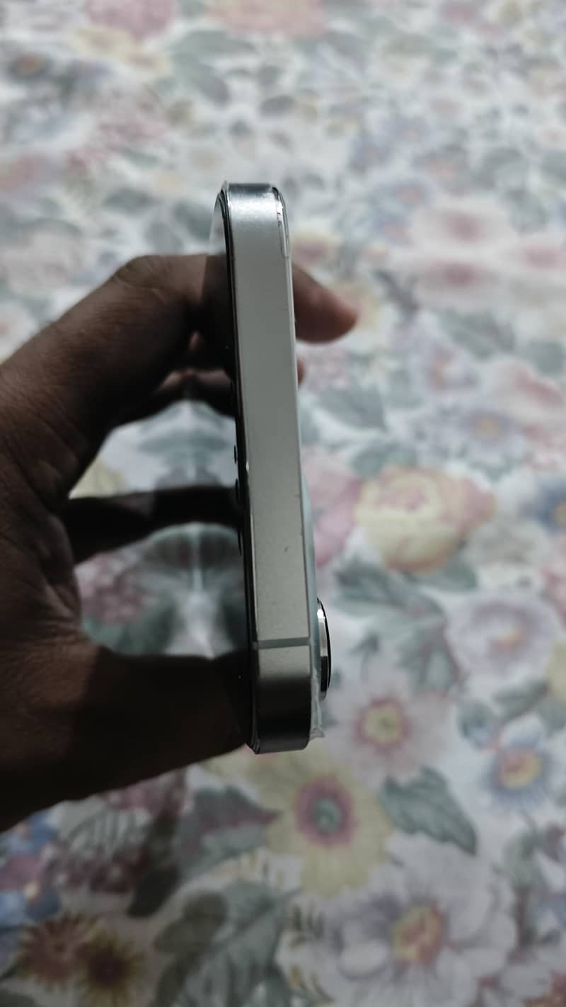 Apple iPhone 13 Pro Max 4