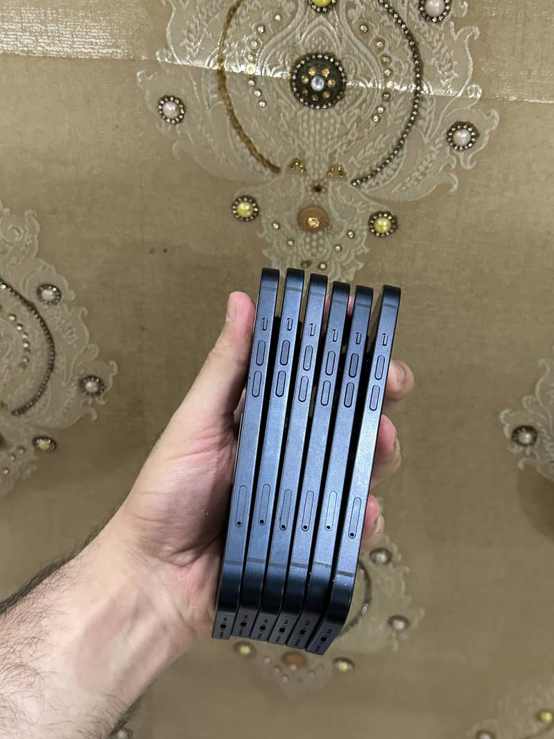 iPhone 13 JV 128GB Non PTA | iPhone 15 Pro Max JV 256GB LLA | 3