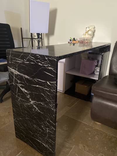 Computer table