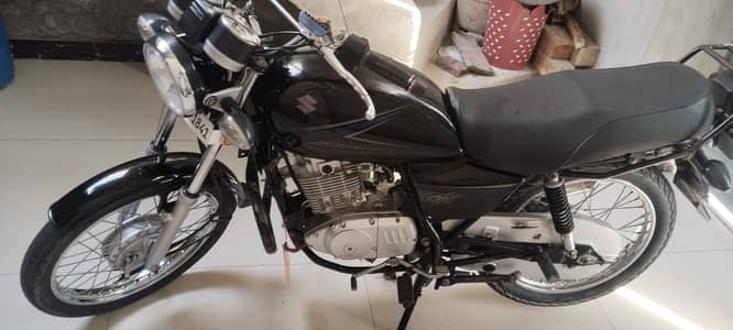 Suzuki GS 150 2023