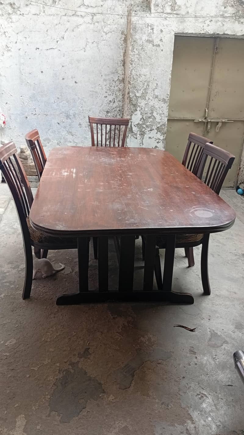 Dining Table 0