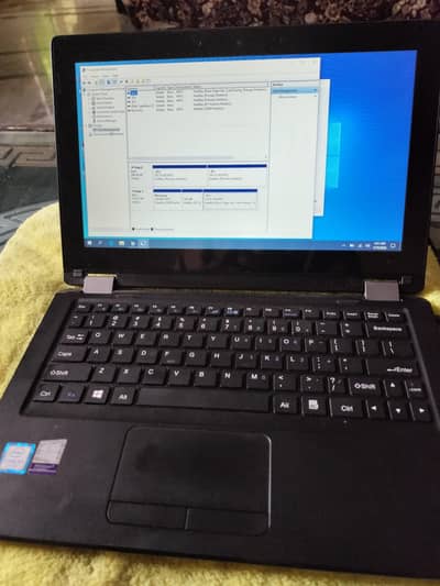 core i3 7 Generator Laptop for sale. 10/10 condition