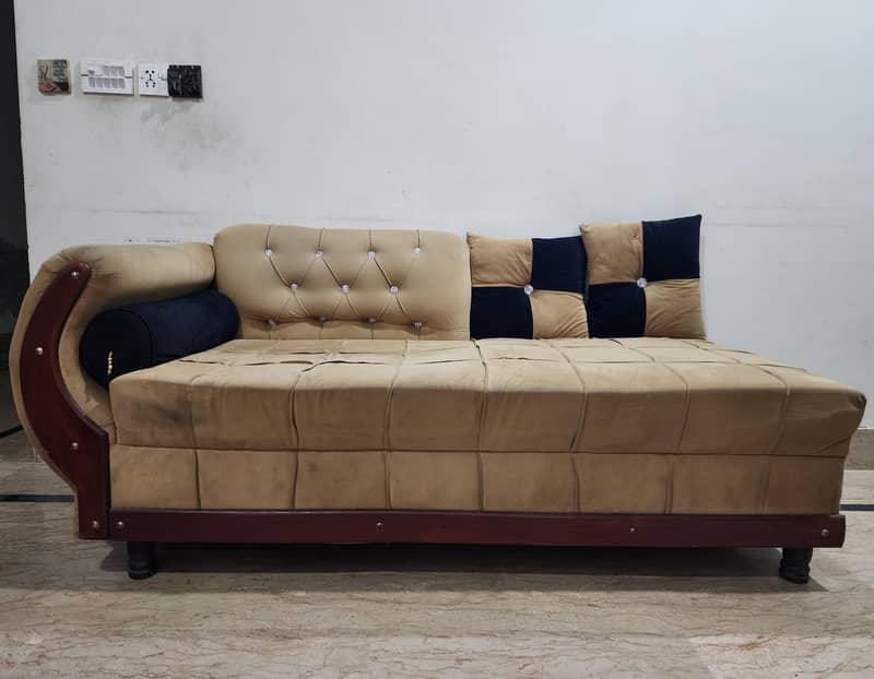 Dewan sofa 0