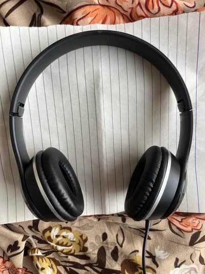 Wired Stereo Headphones | Like New | Clear Sound