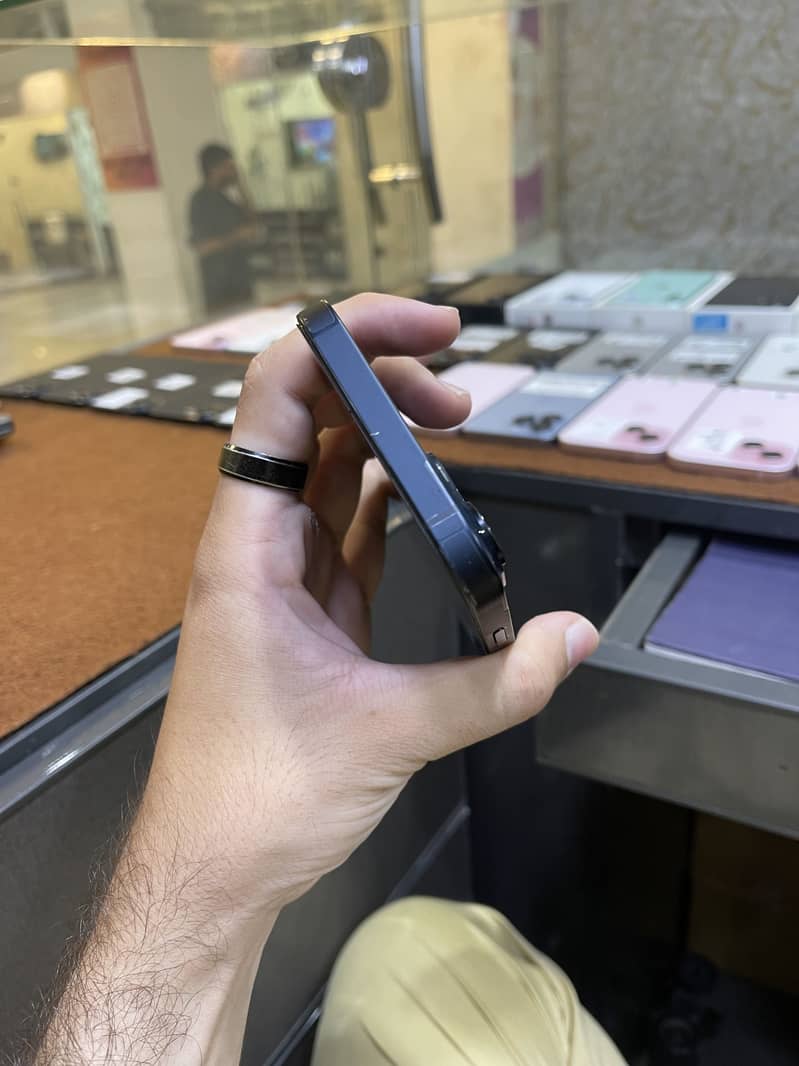 Iphone 14plus 2