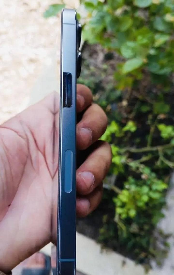 iPhone 13 Pro 2
