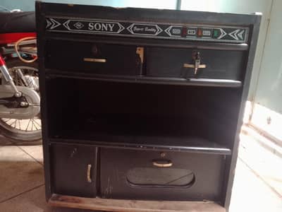 `Vintage Wooden TV Cabinet / Entertainment Unit For Sale - Lahore`