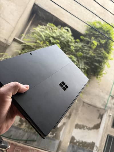 microsoft surface pro 7+ | i5-11th | 8 gb 256ssd | 4k tuch 2. in. 1