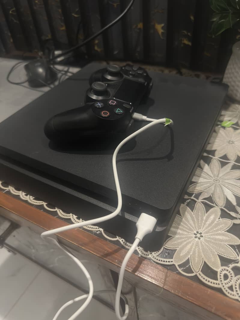 Ps4 slim 0