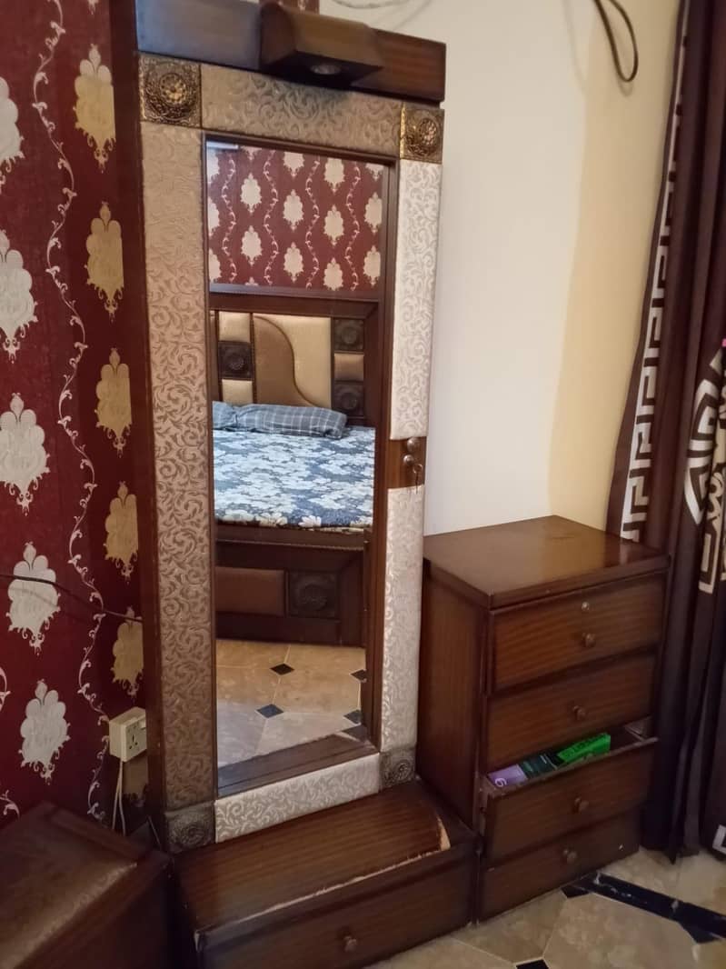 L Shape dressing table 0