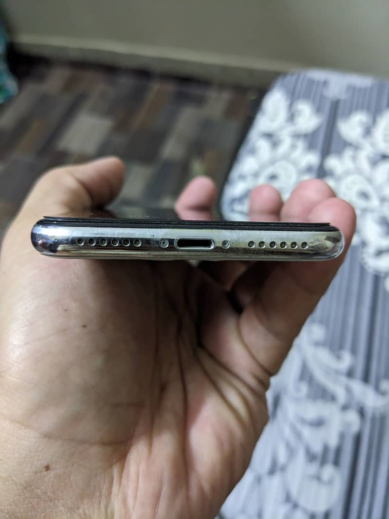 Apple iPhone X 6