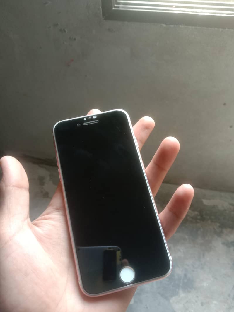 Apple iPhone 7 2